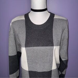 FINAL PRICE!! NEW Tahari Gray and White Checkered Sweater